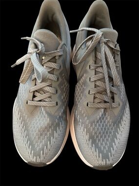 Nike Gray and White Zoom Athletic Sneaker